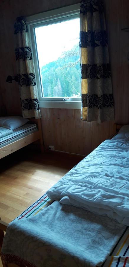 Fossheim Two-Bedroom Cottage 比尔克兰 外观 照片